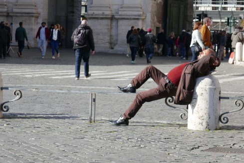 Livsnjutare vid Piazza del Popolo.